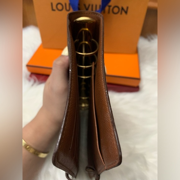 Sold✨LV MONOGRAM AGENDA MM ✨
Perfect for upcoming 2️⃣0️⃣2️⃣5️⃣😍🌷 - Picture 6 of 16